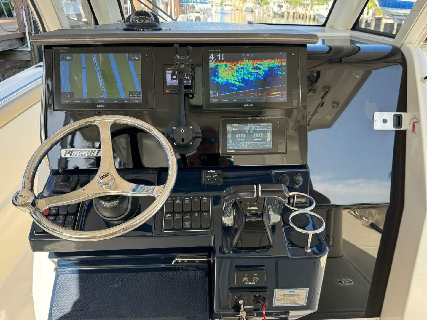 2020 Pursuit S328 — photo 12