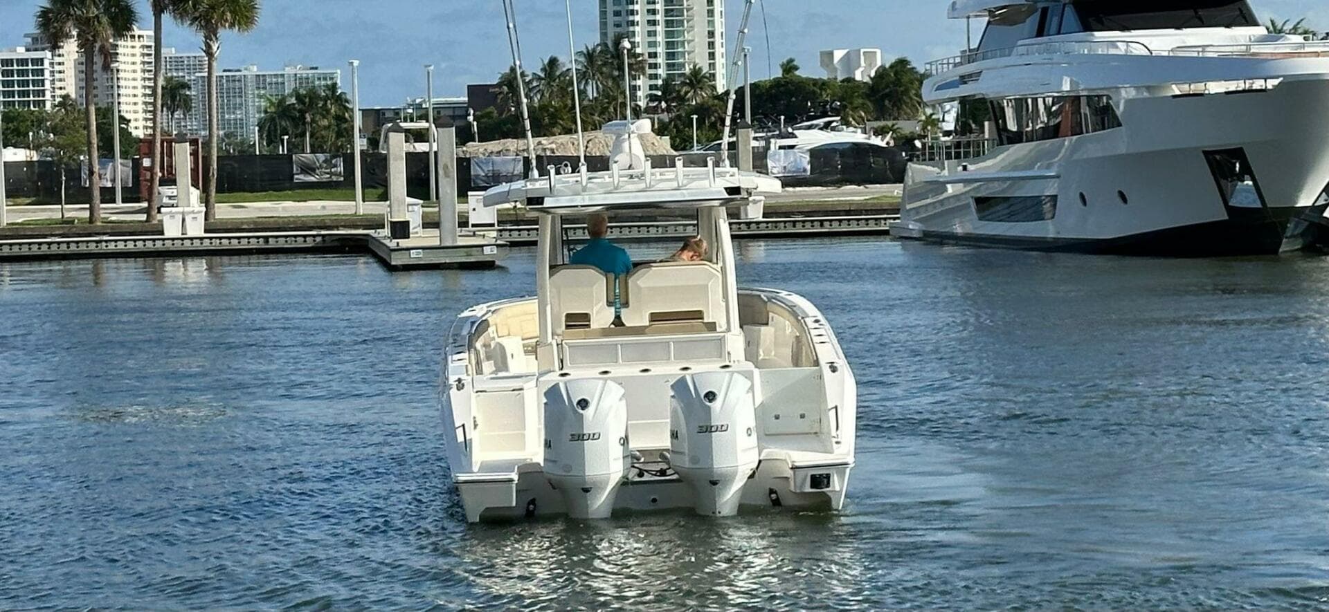 2020 Pursuit S328 — photo 2