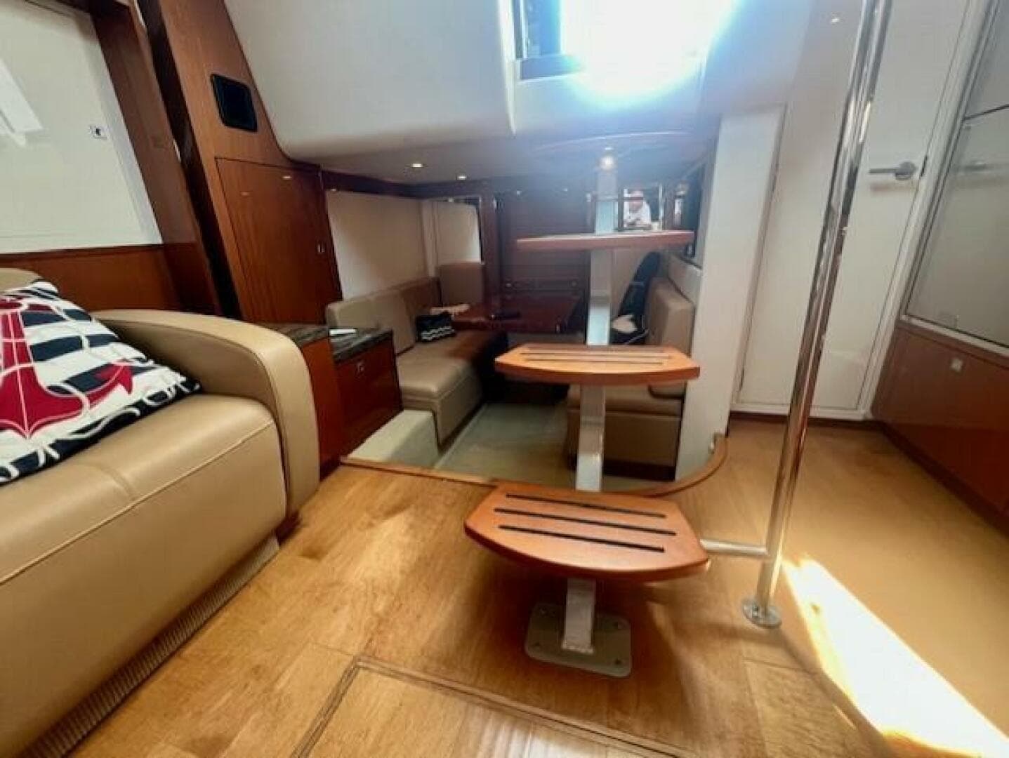 2013 Sea Ray 410 Sundancer — photo 19