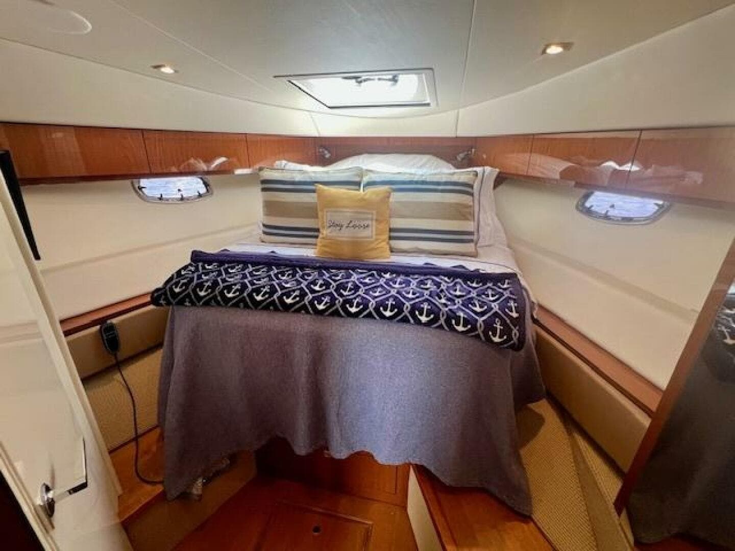 2013 Sea Ray 410 Sundancer — photo 17