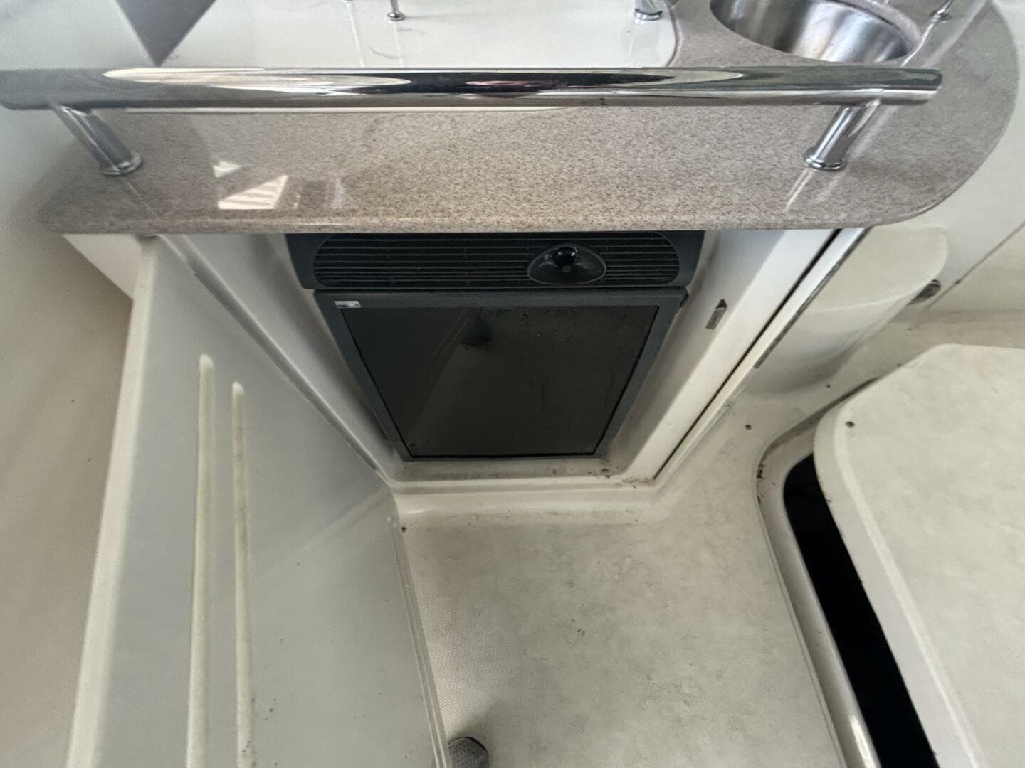 2008 Sea Ray 290 Sundancer — photo 80