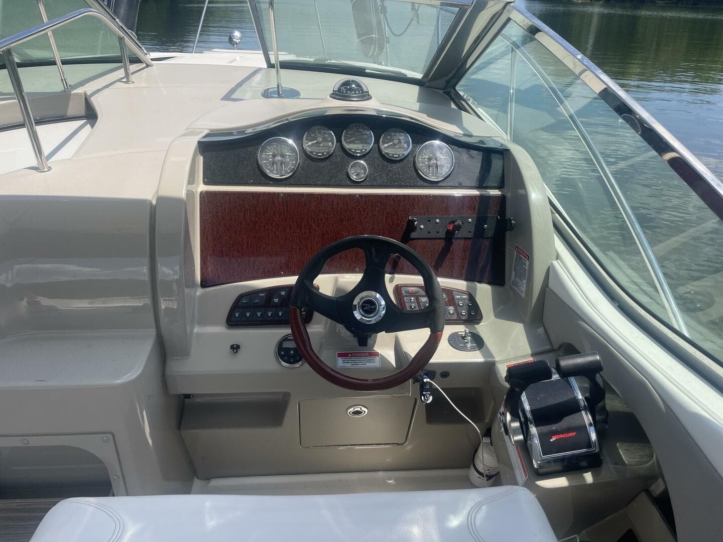 2008 Sea Ray 290 Sundancer — photo 102