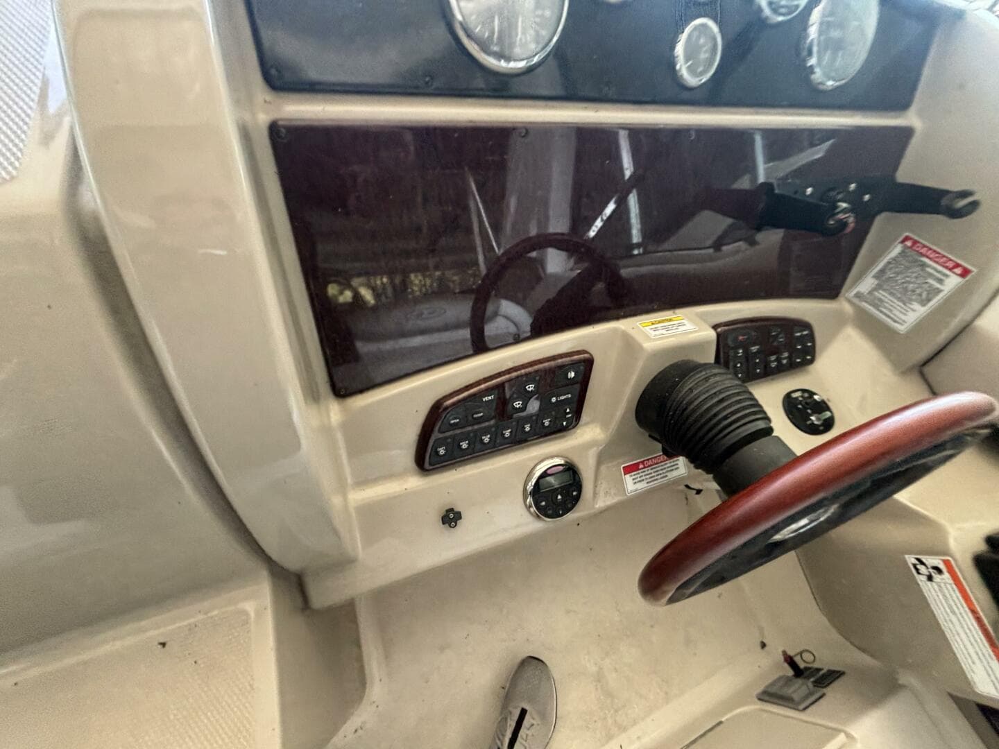 2008 Sea Ray 290 Sundancer — photo 77