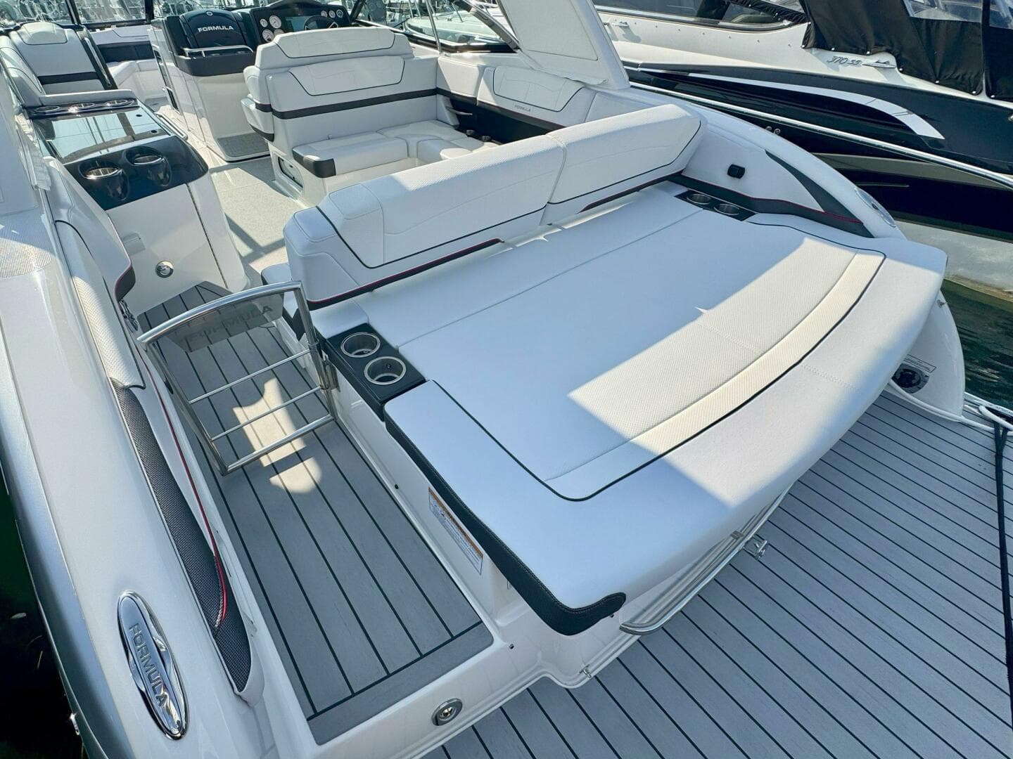 2024 Formula 350 Crossover Bowrider — photo 19
