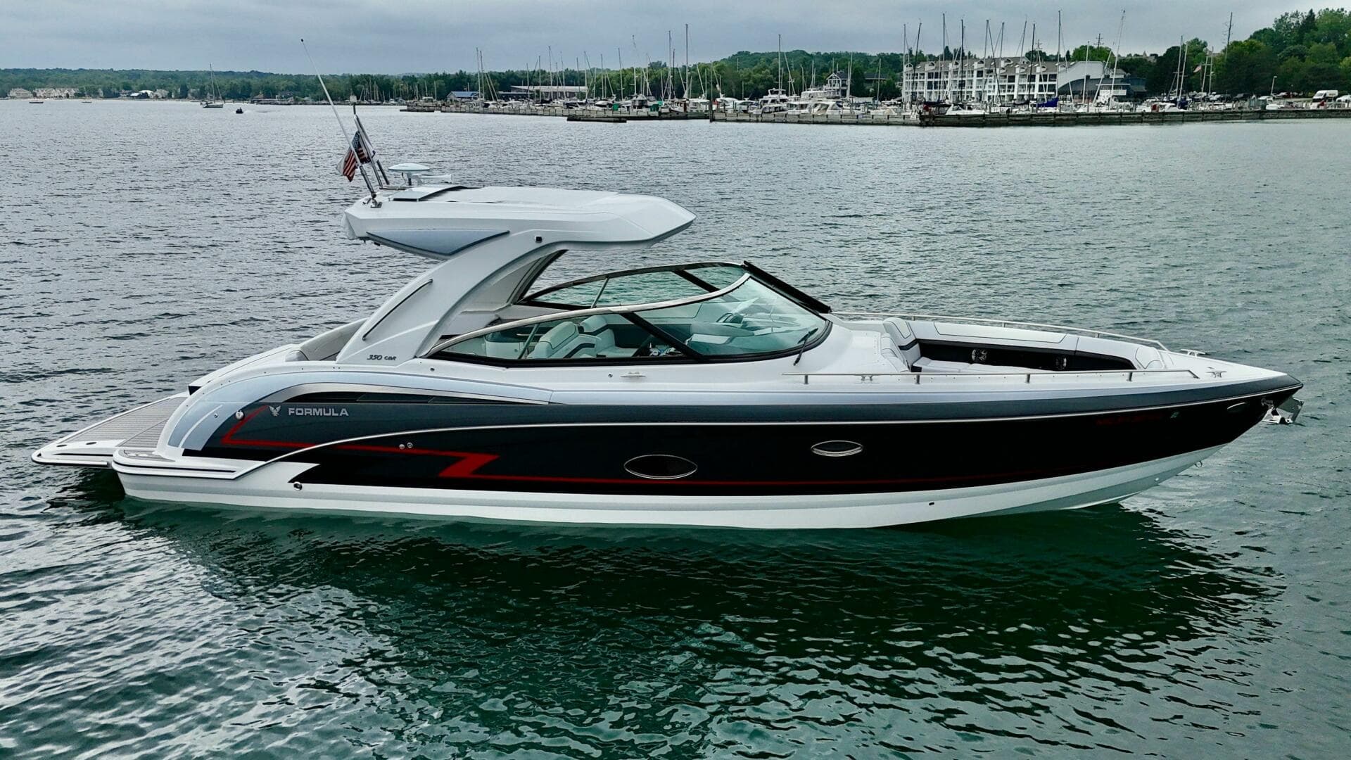 2024 Formula 350 Crossover Bowrider — photo 16