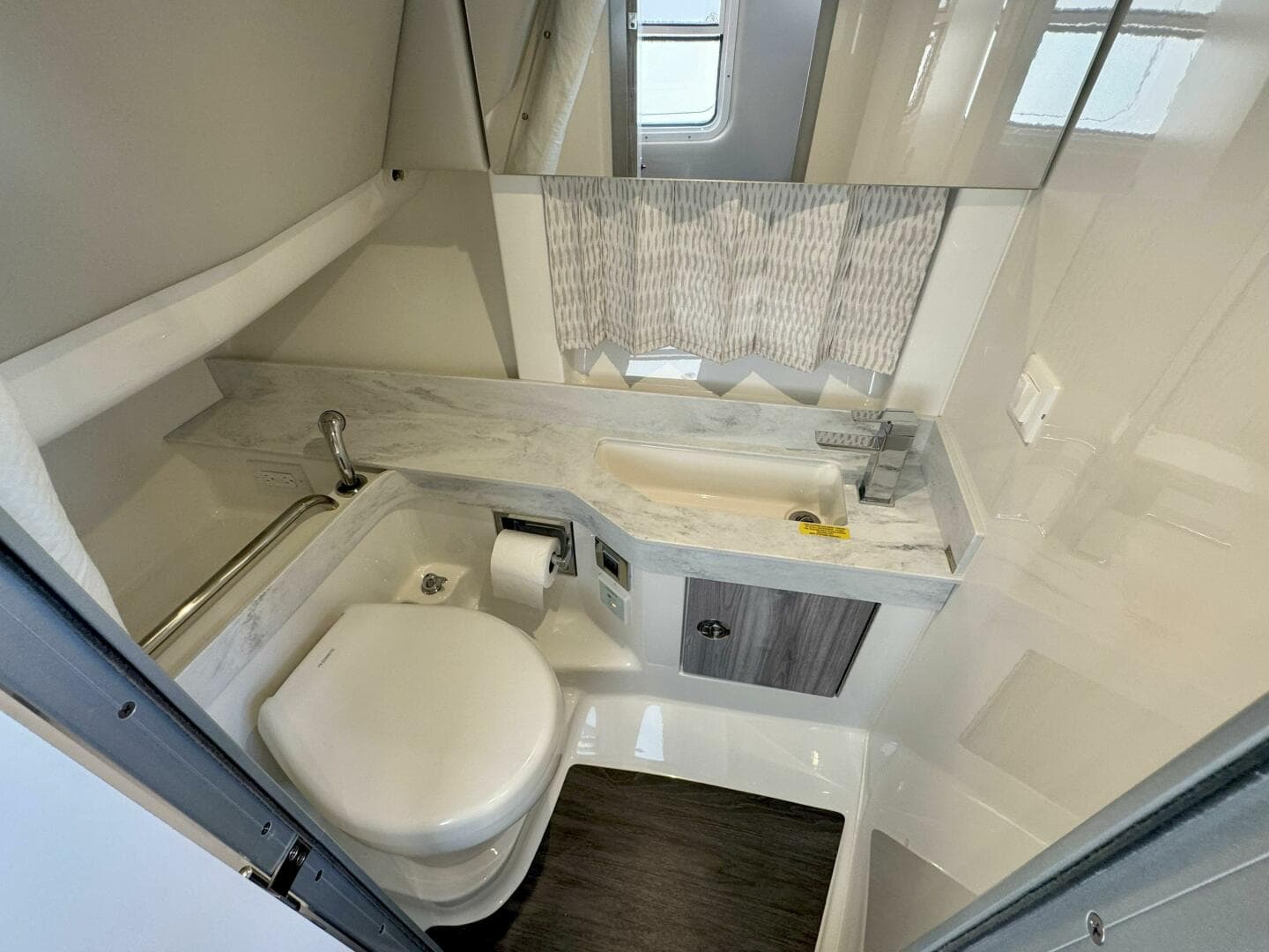 2024 Formula 350 Crossover Bowrider — photo 49