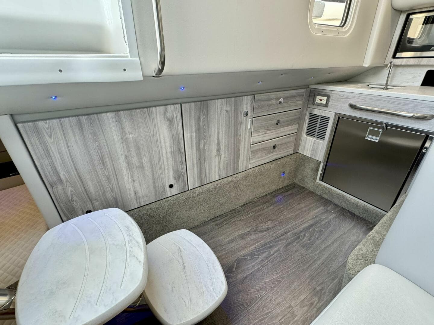 2024 Formula 350 Crossover Bowrider — photo 52