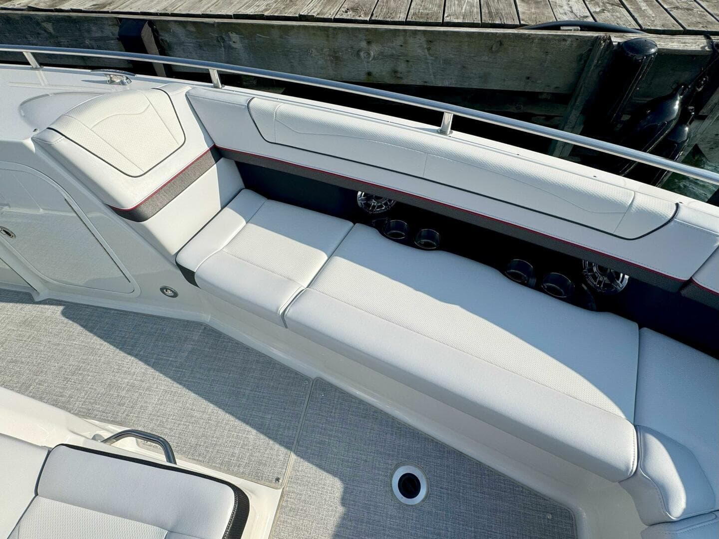 2024 Formula 350 Crossover Bowrider — photo 40