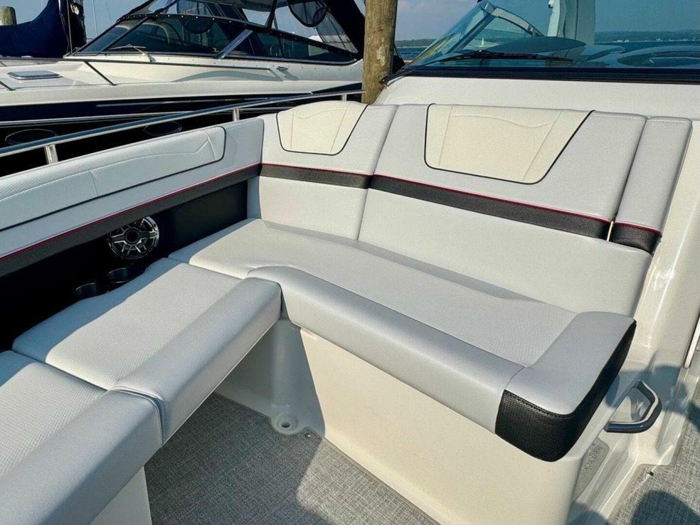 2024 Formula 350 Crossover Bowrider — photo 42