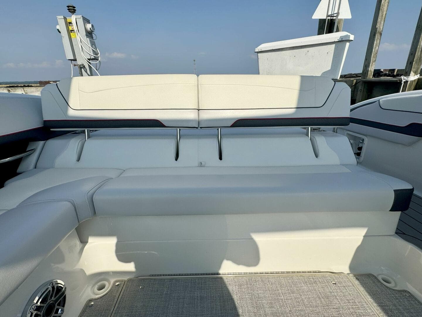 2024 Formula 350 Crossover Bowrider — photo 26