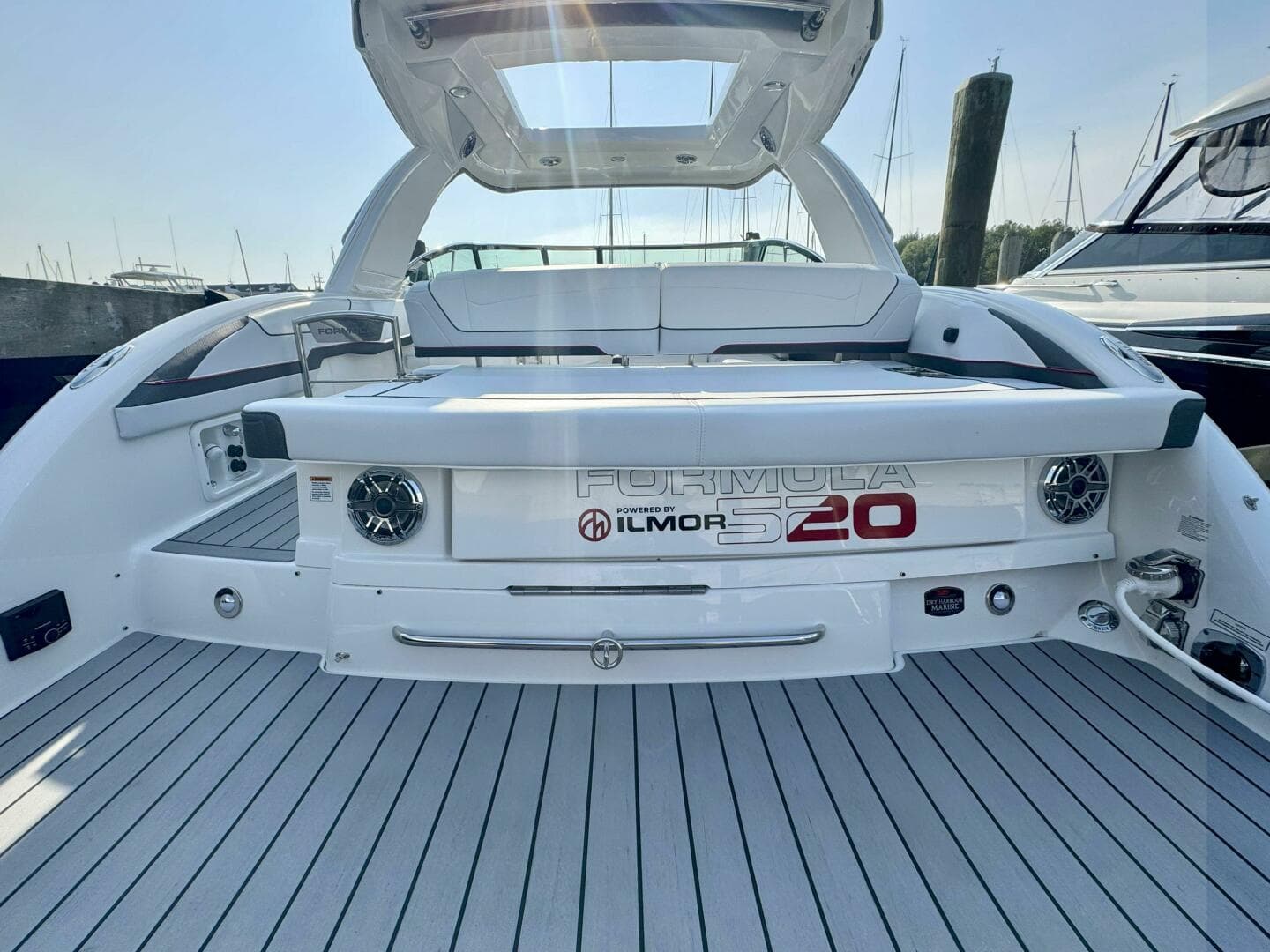 2024 Formula 350 Crossover Bowrider — photo 18