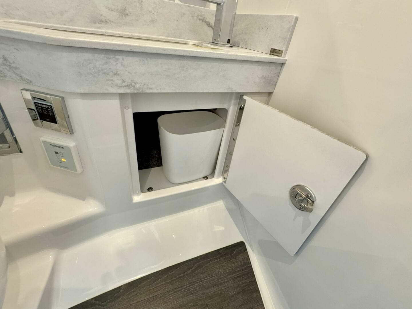 2024 Formula 350 Crossover Bowrider — photo 51