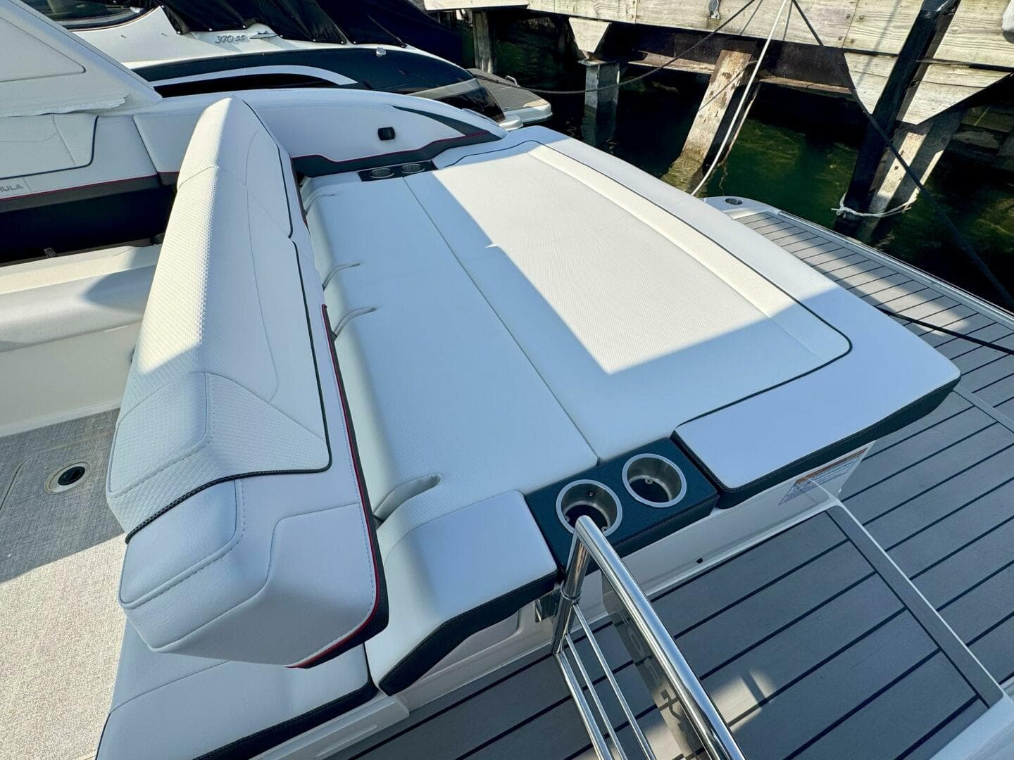 2024 Formula 350 Crossover Bowrider — photo 20