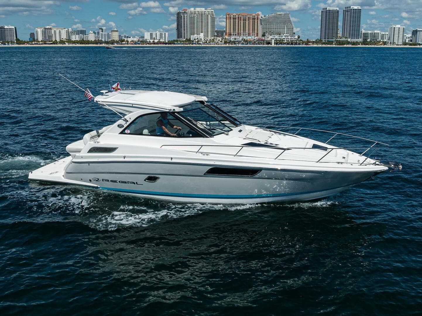 2020 Regal 35 Sport Coupe — photo 38