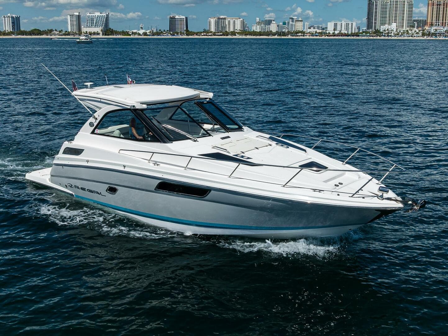 2020 Regal 35 Sport Coupe — photo 39