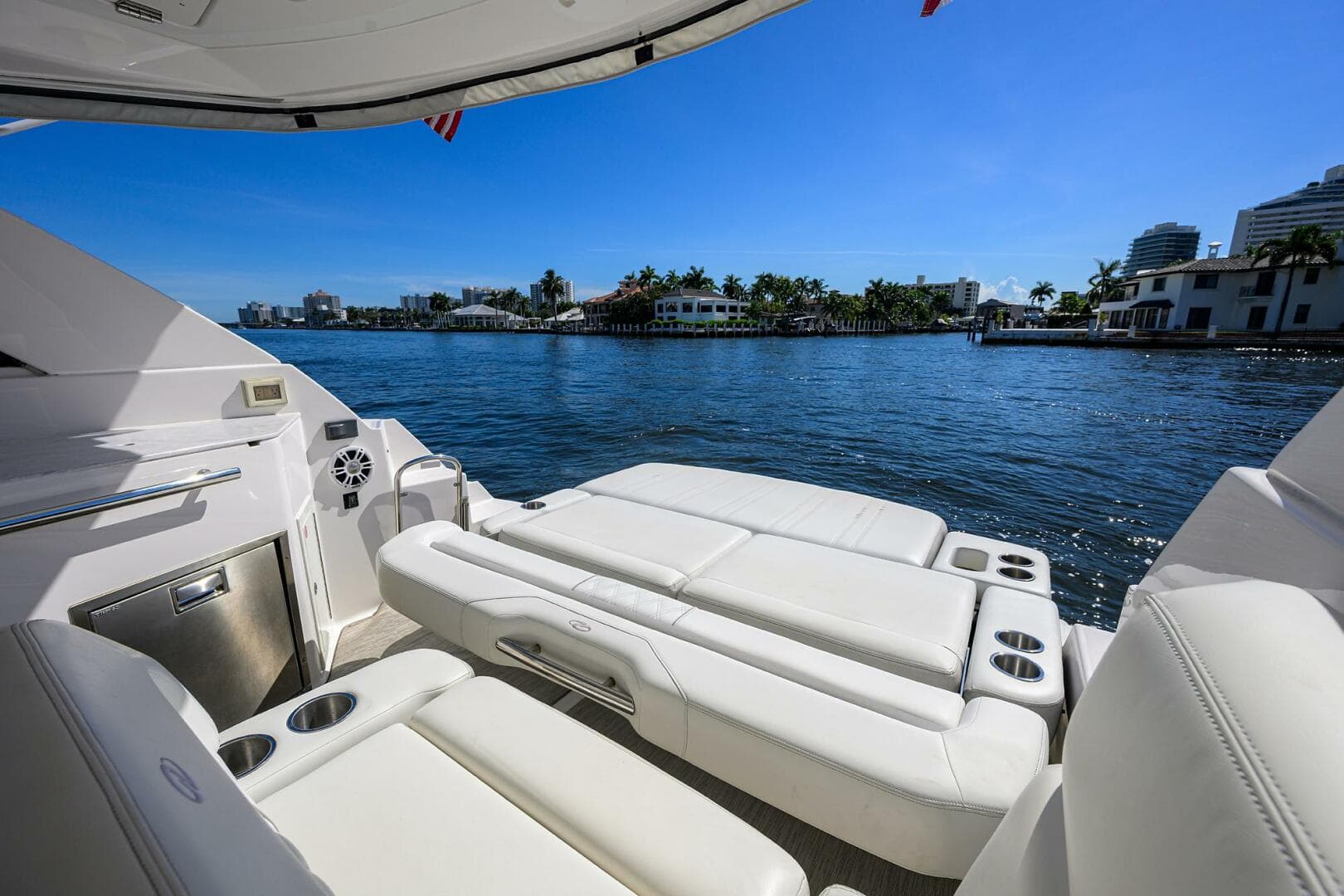 2020 Regal 35 Sport Coupe — photo 6