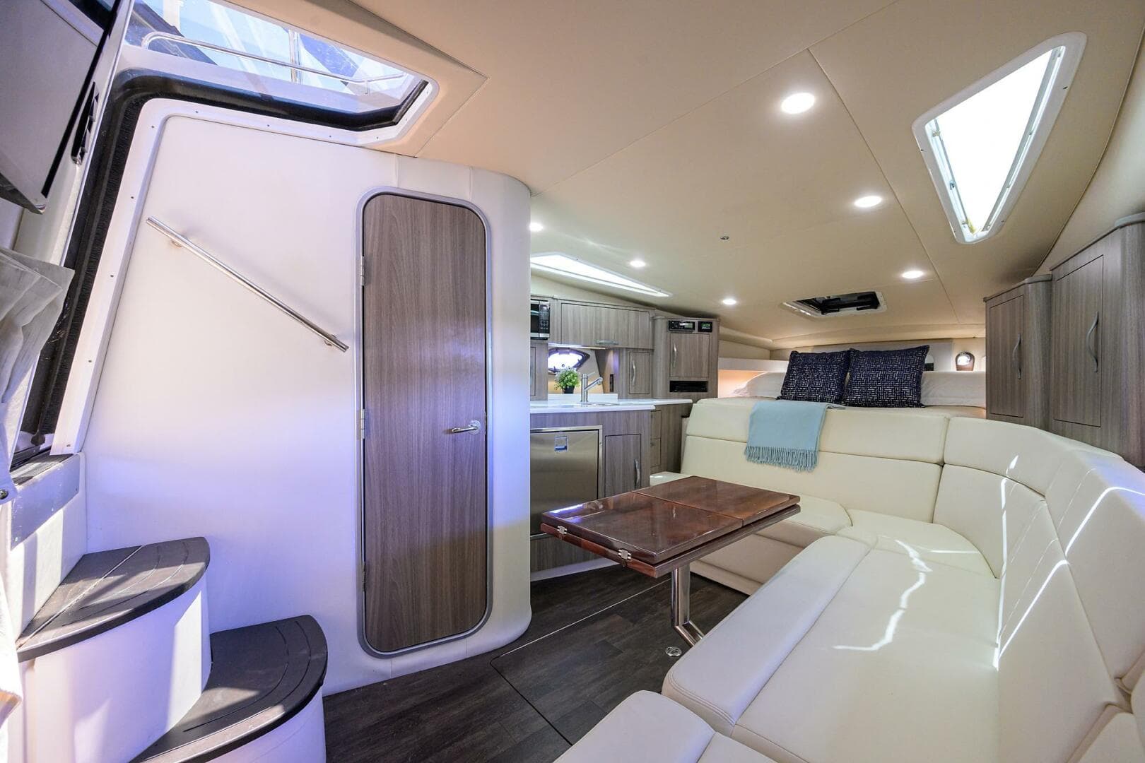 2020 Regal 35 Sport Coupe — photo 18