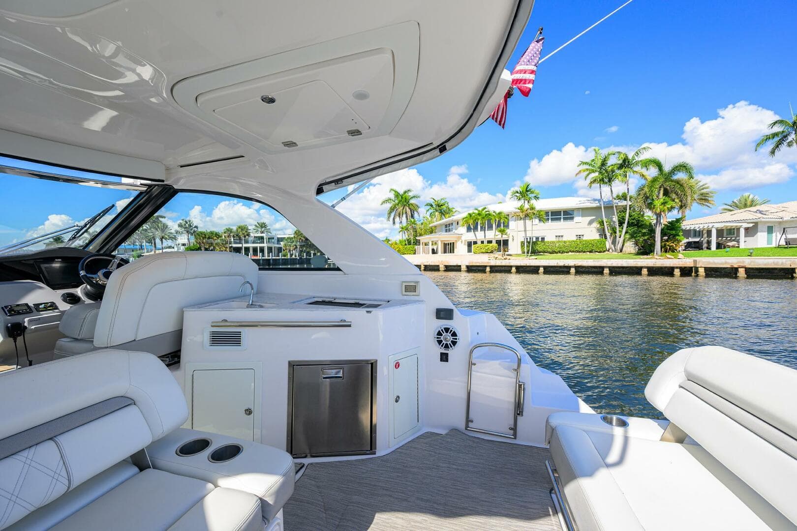 2020 Regal 35 Sport Coupe — photo 4