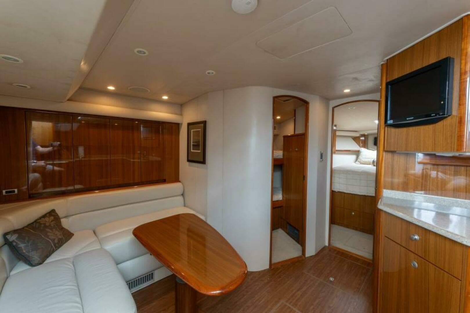 2009 Viking 45 Open — photo 7