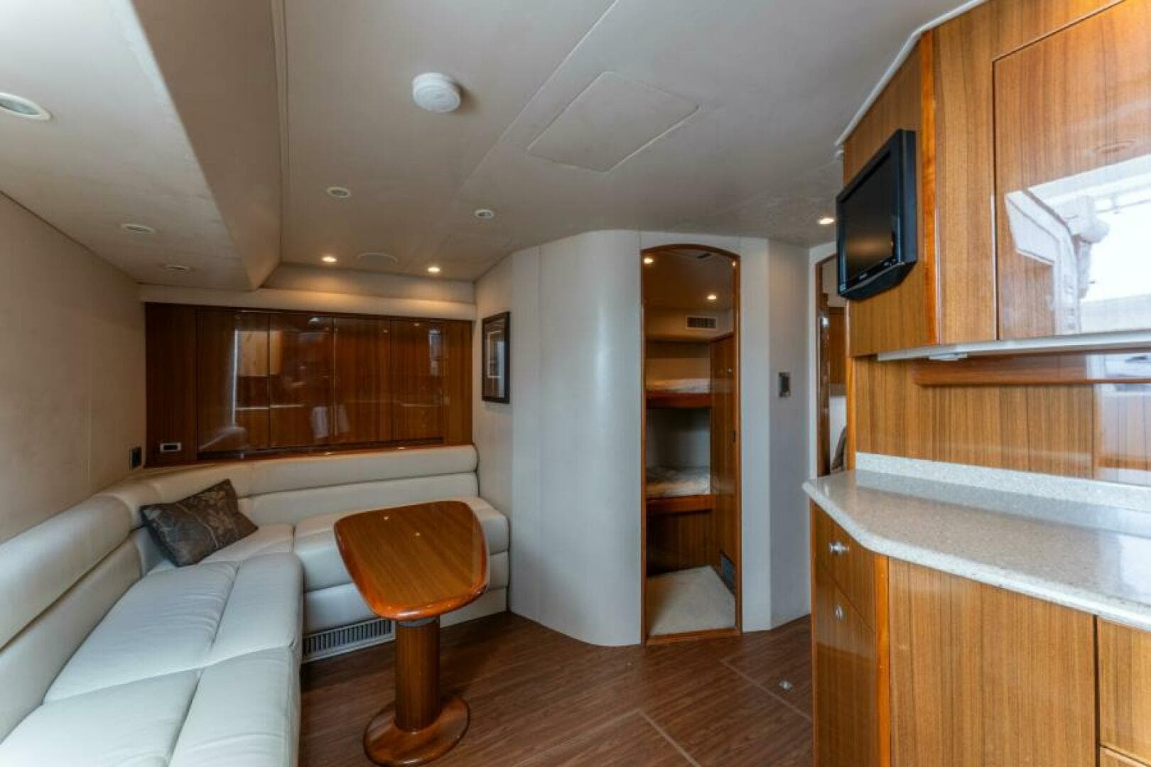 2009 Viking 45 Open — photo 5