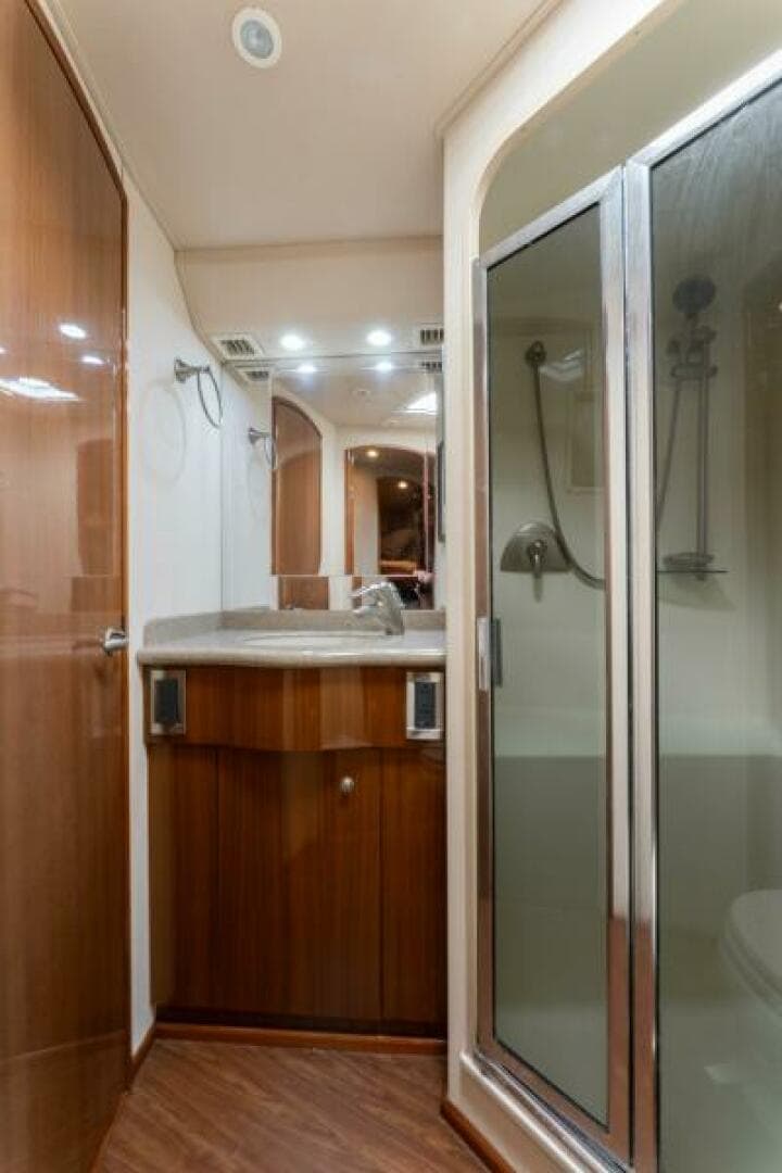 2009 Viking 45 Open — photo 15