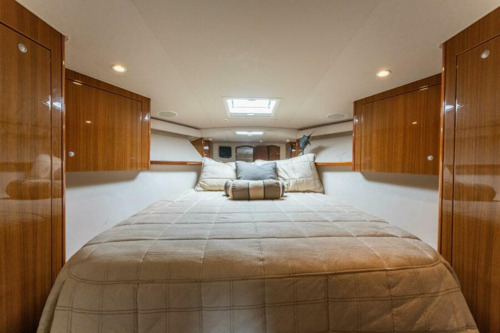 2009 Viking 45 Open — photo 6