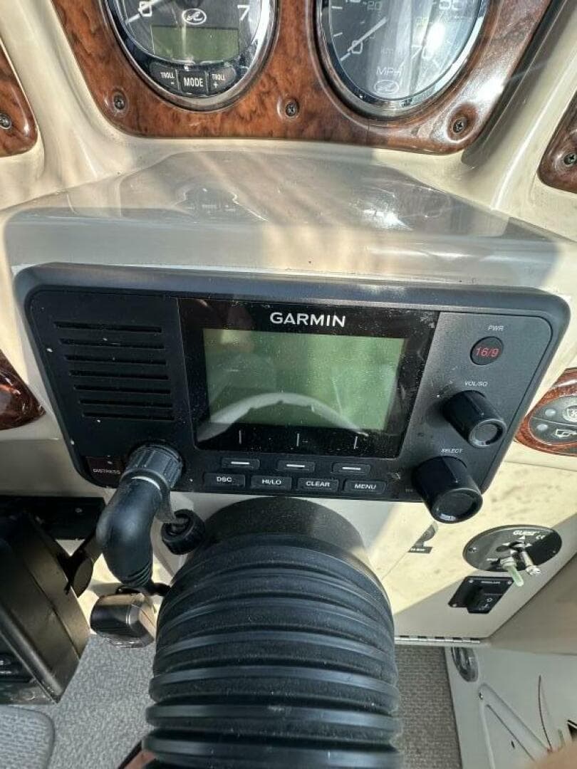 2004 Sea Ray — photo 5