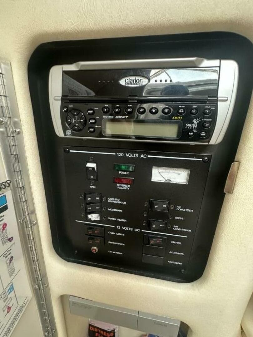 2004 Sea Ray — photo 9