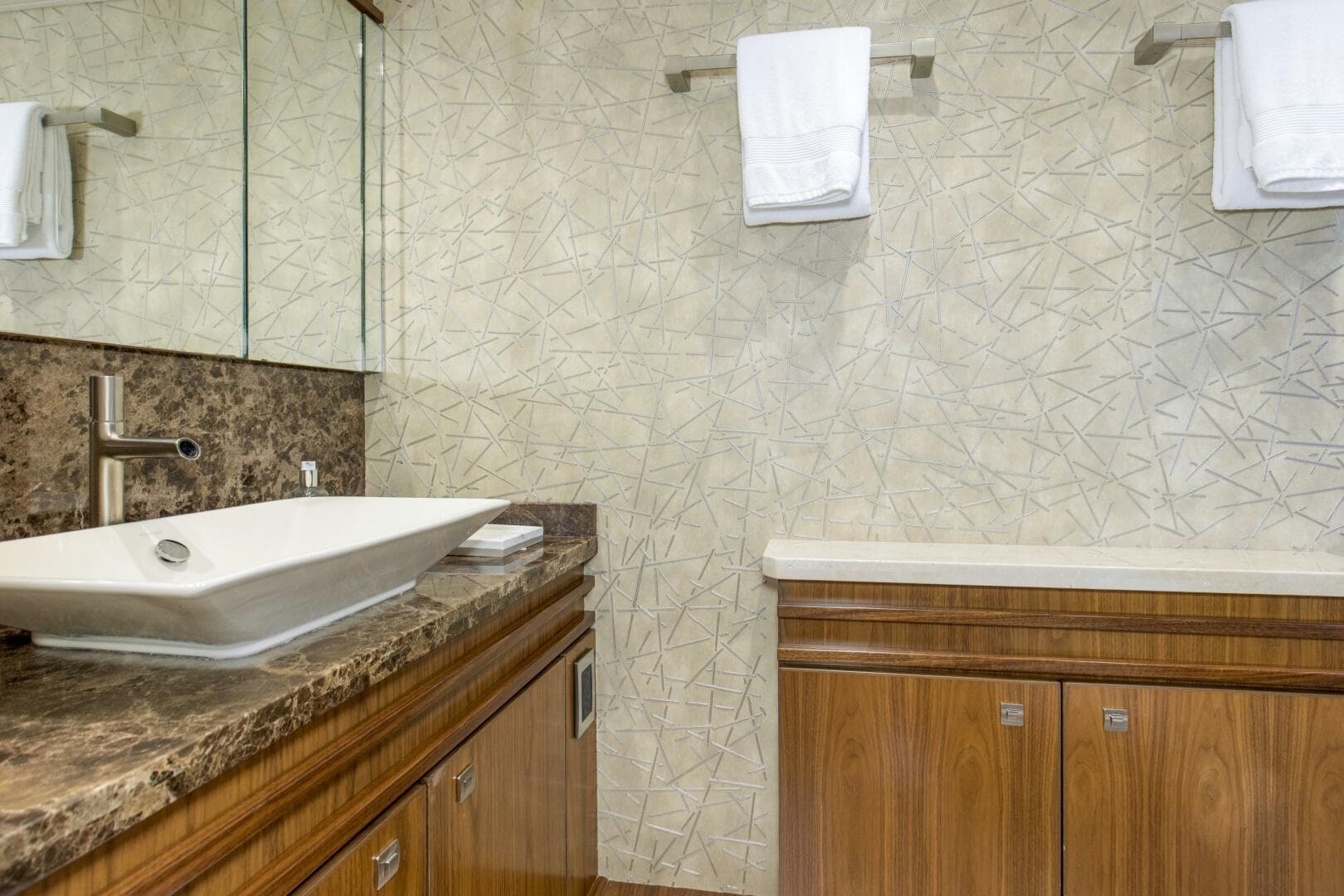 2016 Viking 92 Enclosed Bridge — photo 29