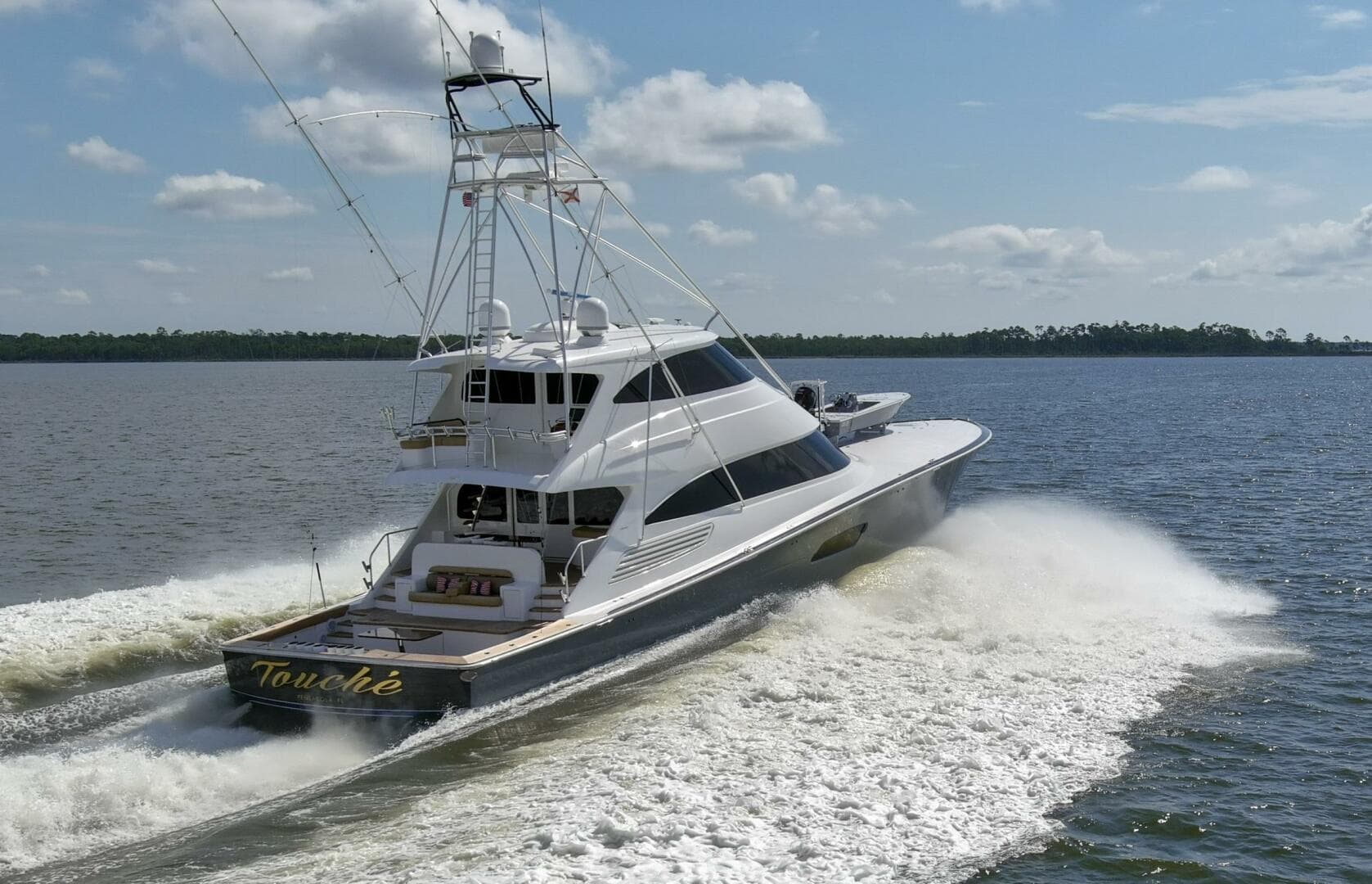 2016 Viking 92 Enclosed Bridge — photo 96