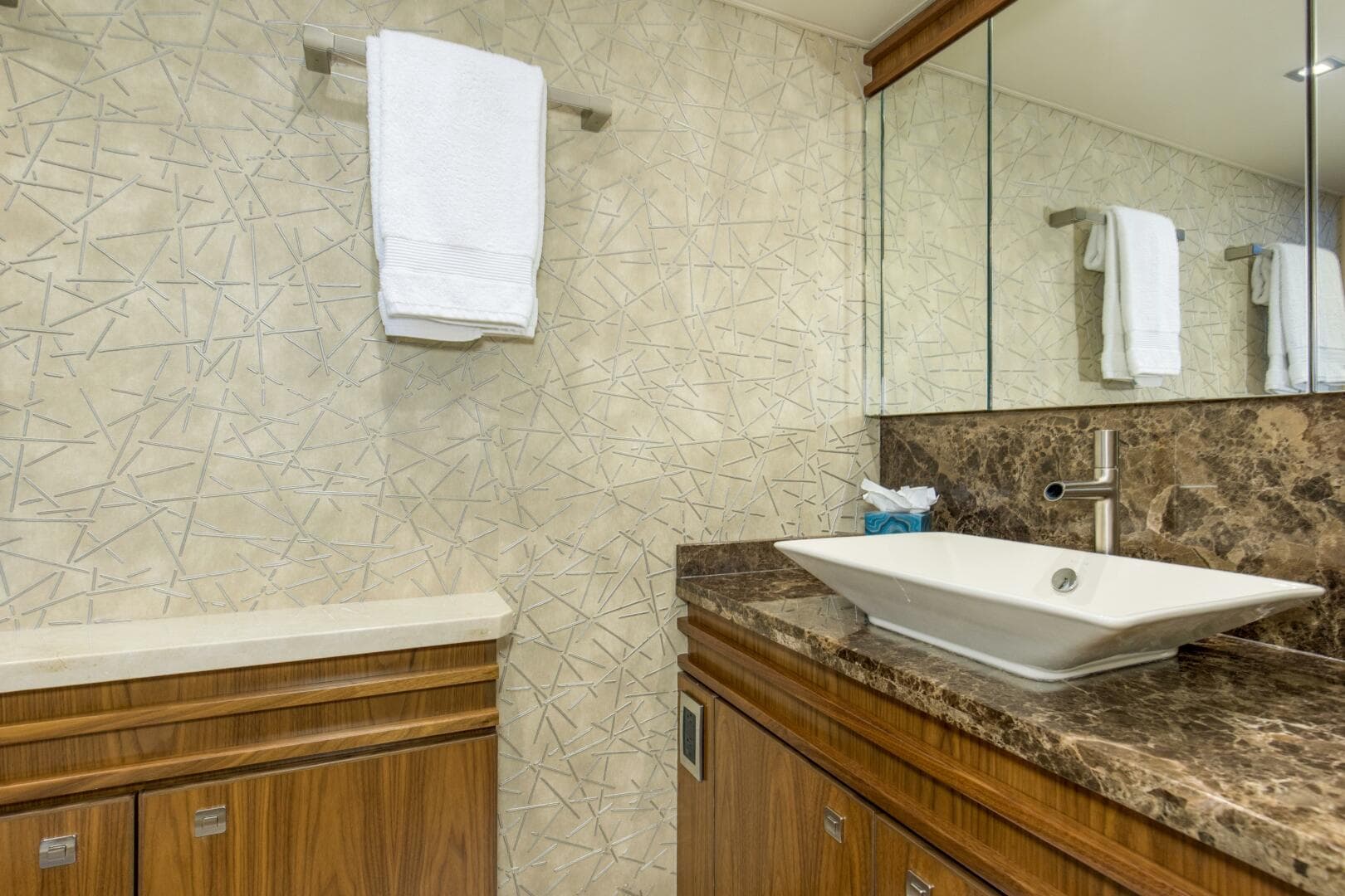 2016 Viking 92 Enclosed Bridge — photo 27