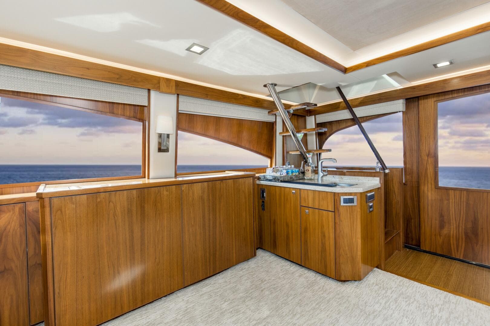 2016 Viking 92 Enclosed Bridge — photo 7