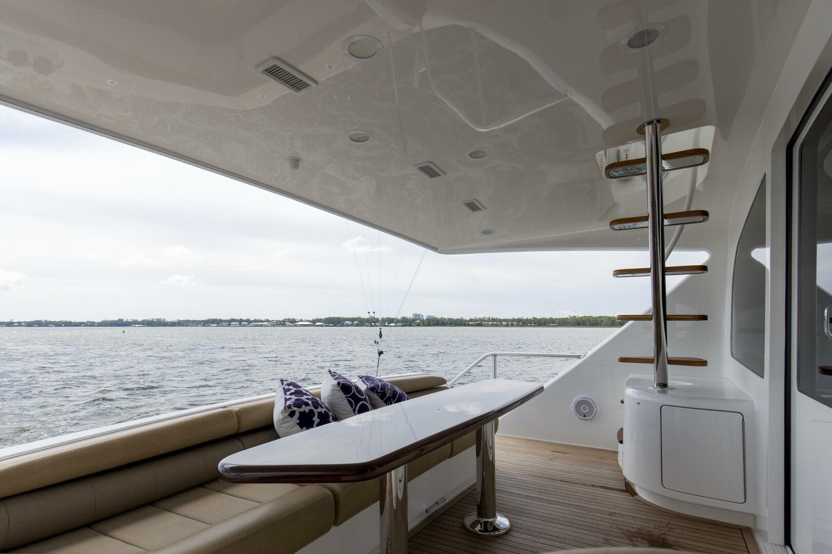 2016 Viking 92 Enclosed Bridge — photo 63