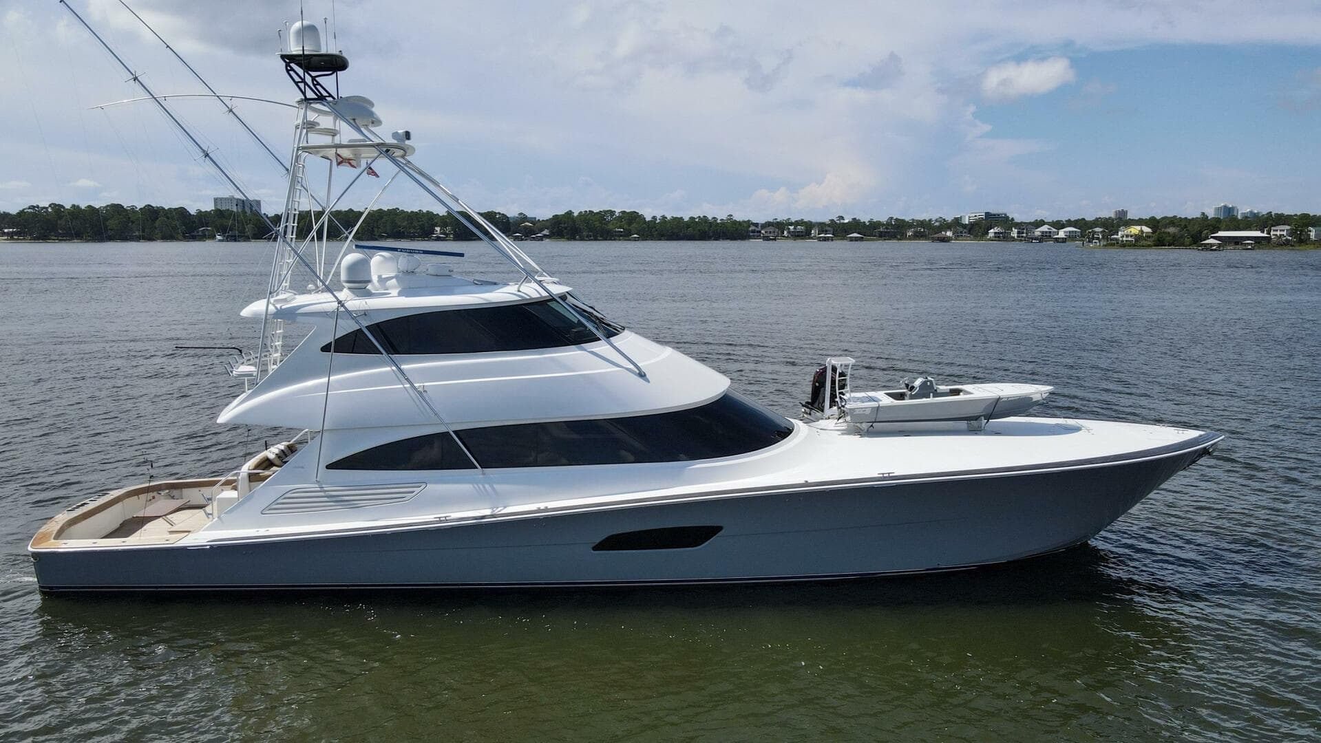 2016 Viking 92 Enclosed Bridge — photo 91