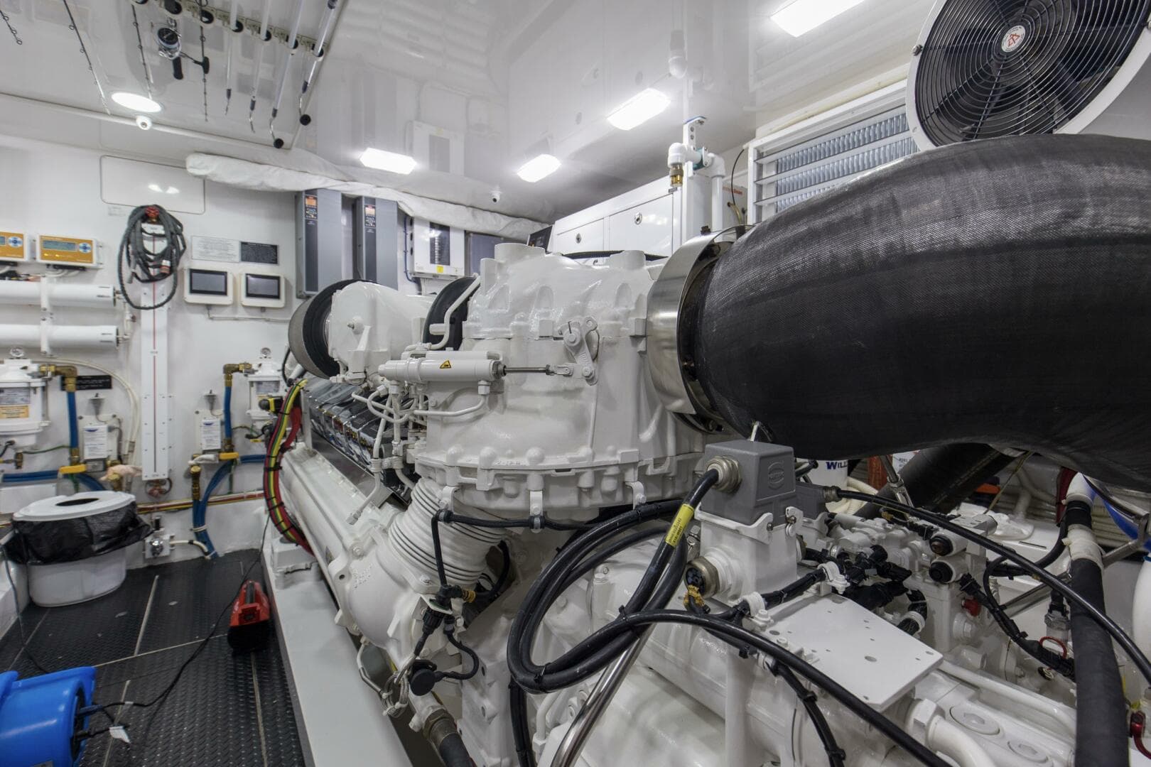 2016 Viking 92 Enclosed Bridge — photo 69