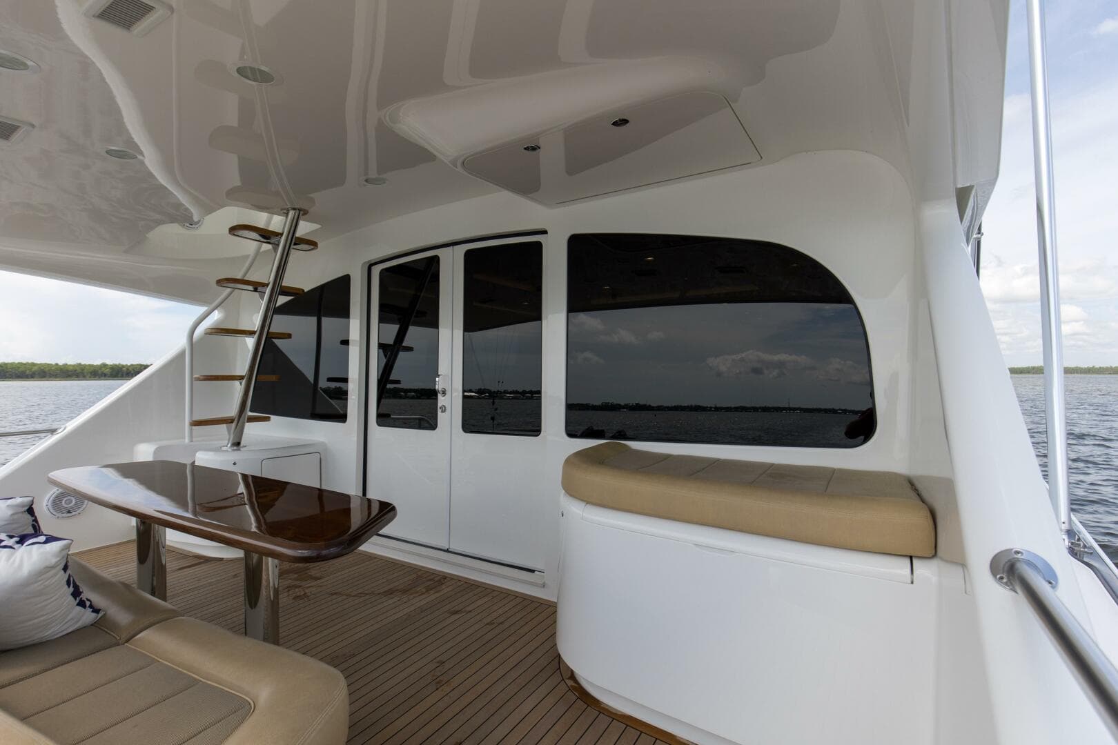 2016 Viking 92 Enclosed Bridge — photo 64