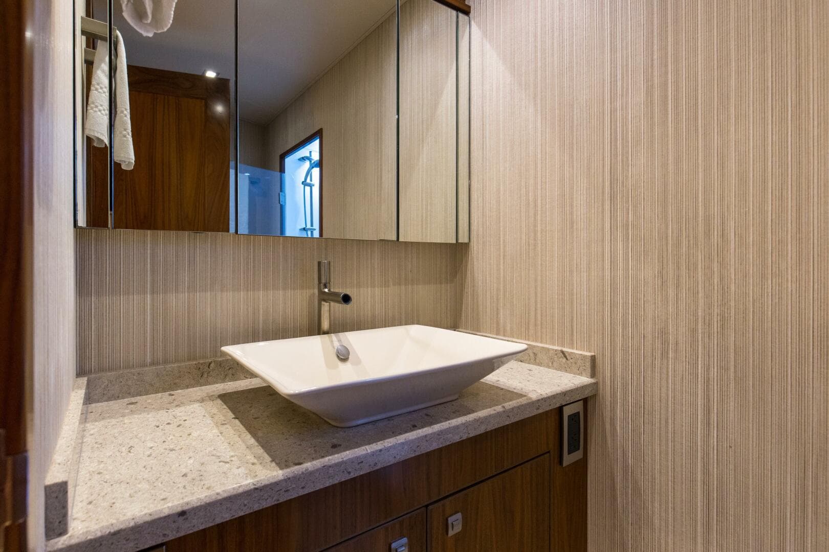 2016 Viking 92 Enclosed Bridge — photo 37