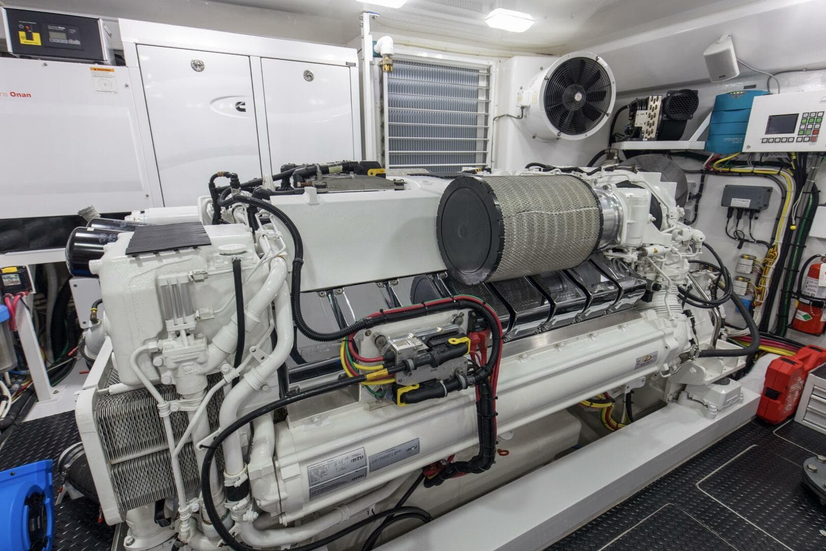 2016 Viking 92 Enclosed Bridge — photo 73