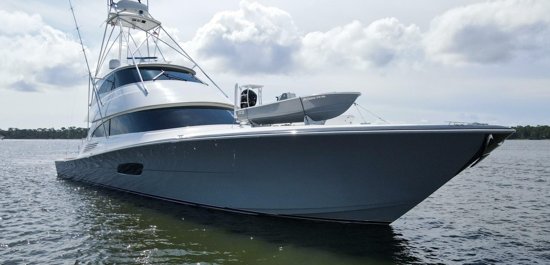 2016 Viking 92 Enclosed Bridge — photo 89