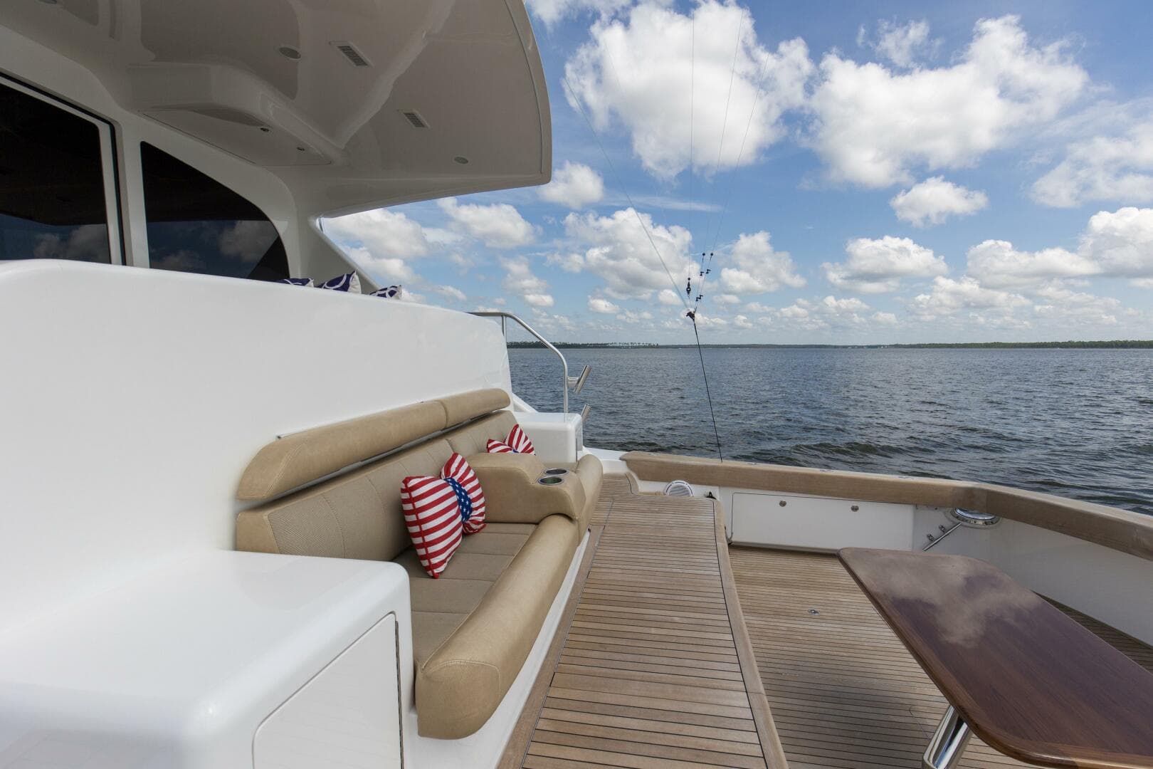 2016 Viking 92 Enclosed Bridge — photo 60