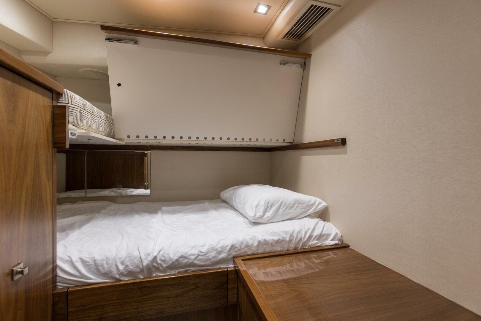 2016 Viking 92 Enclosed Bridge — photo 47