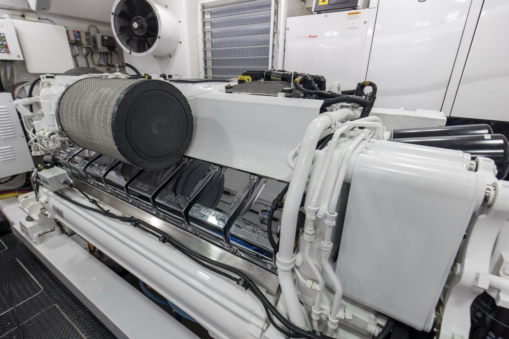 2016 Viking 92 Enclosed Bridge — photo 72