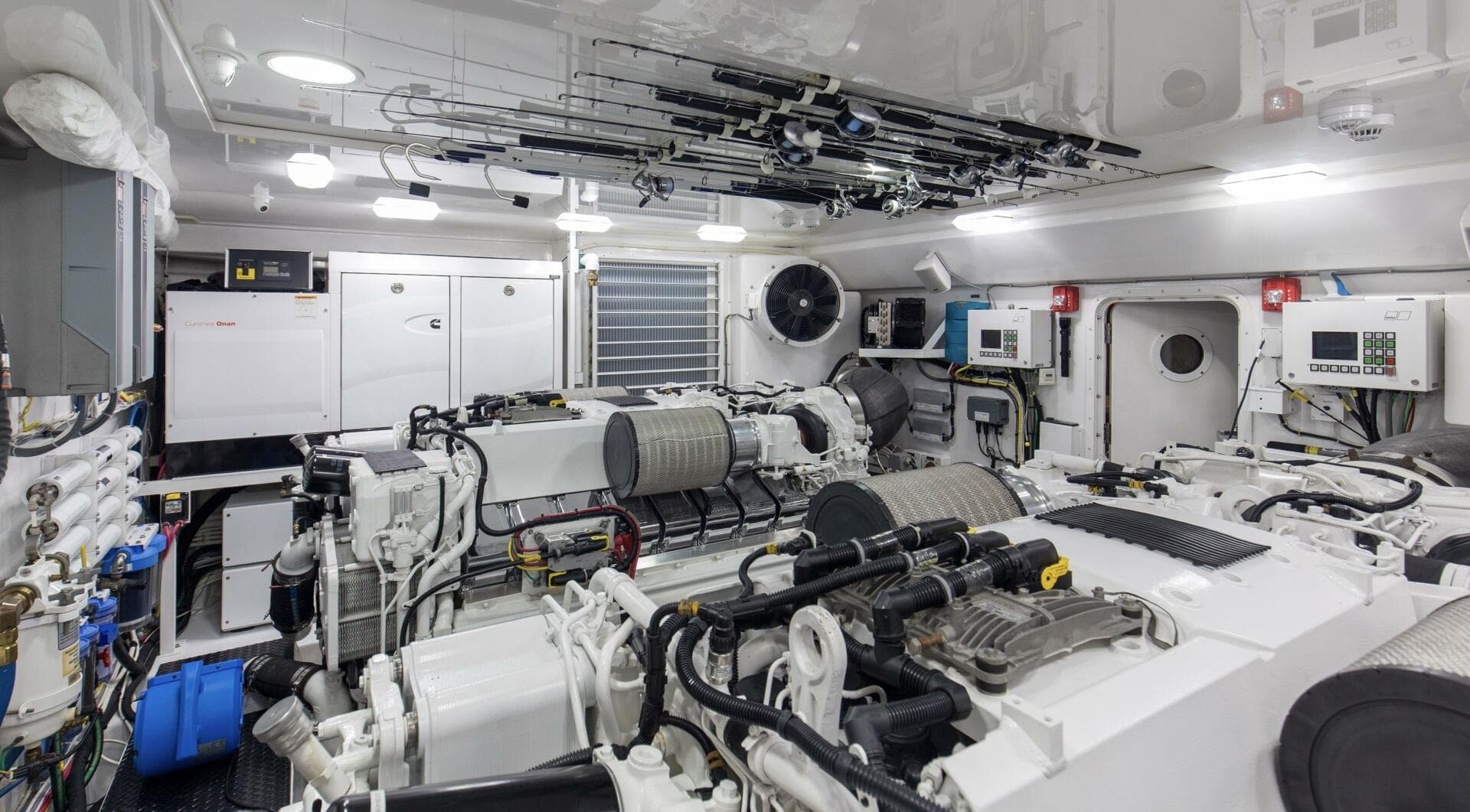 2016 Viking 92 Enclosed Bridge — photo 76