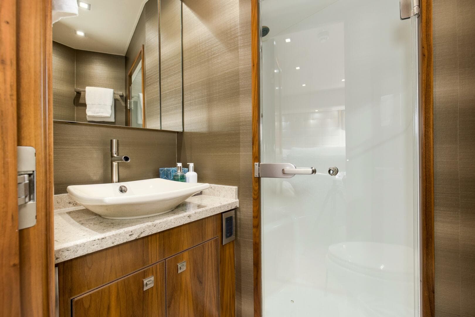 2016 Viking 92 Enclosed Bridge — photo 42