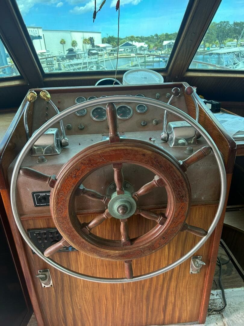 1983 Hatteras — photo 5