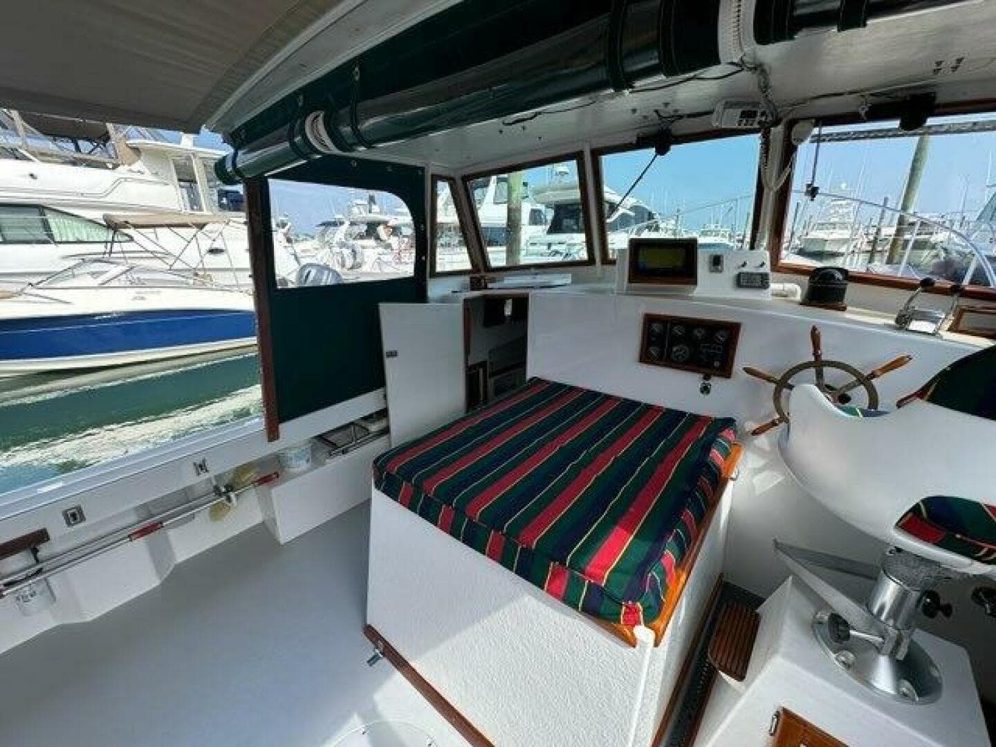 1987 Holland 32 — photo 13