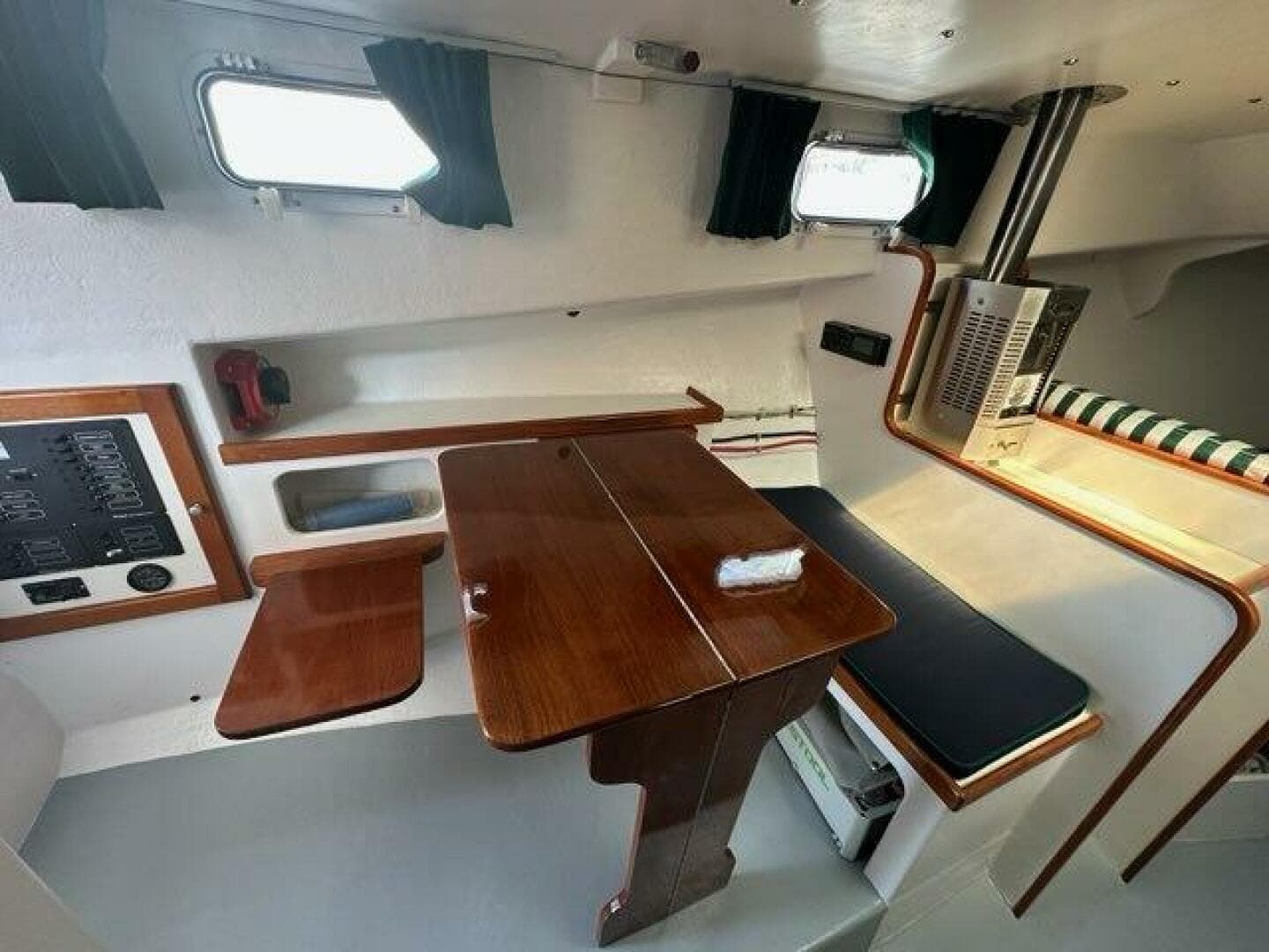 1987 Holland 32 — photo 27