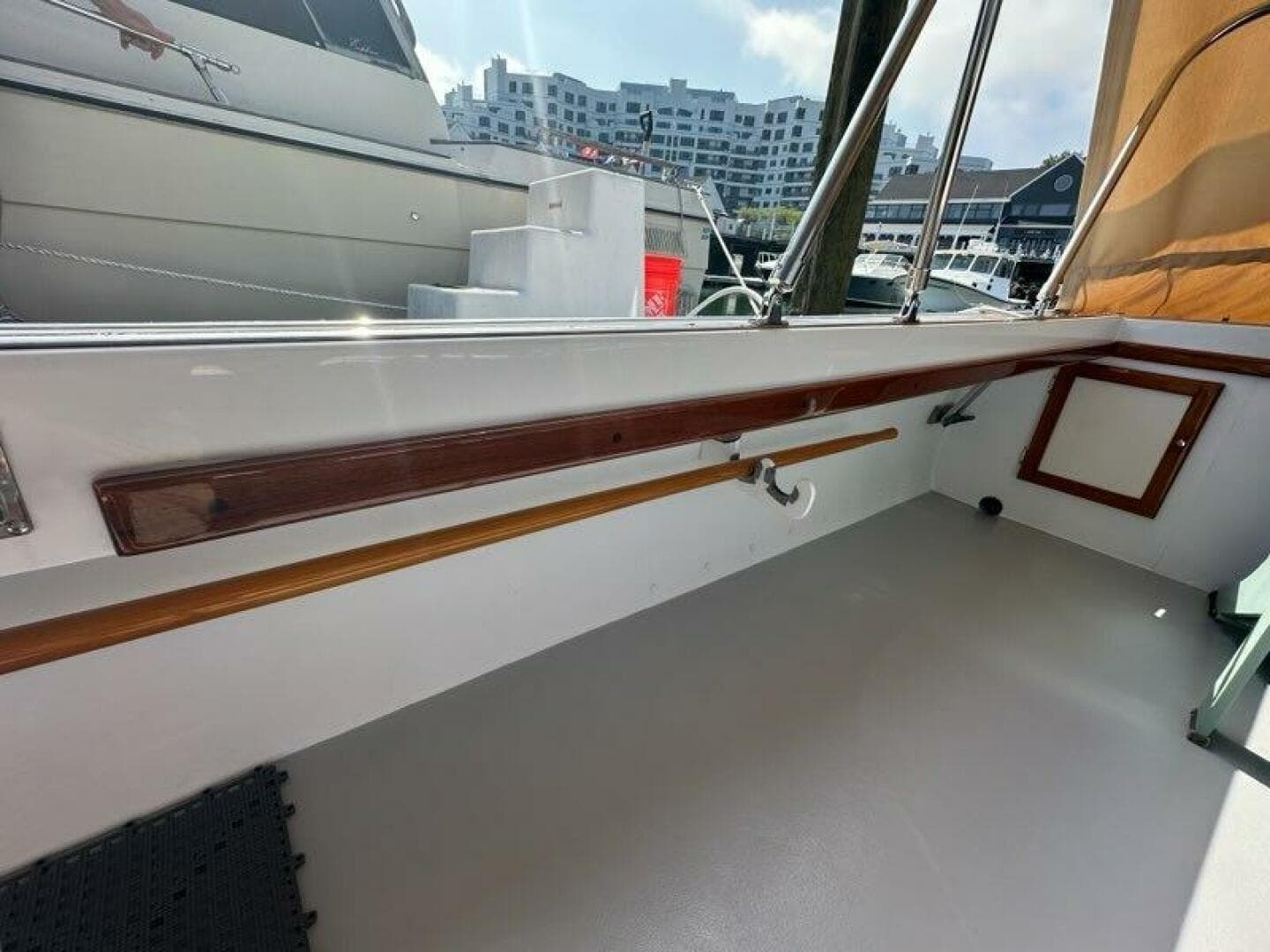 1987 Holland 32 — photo 61