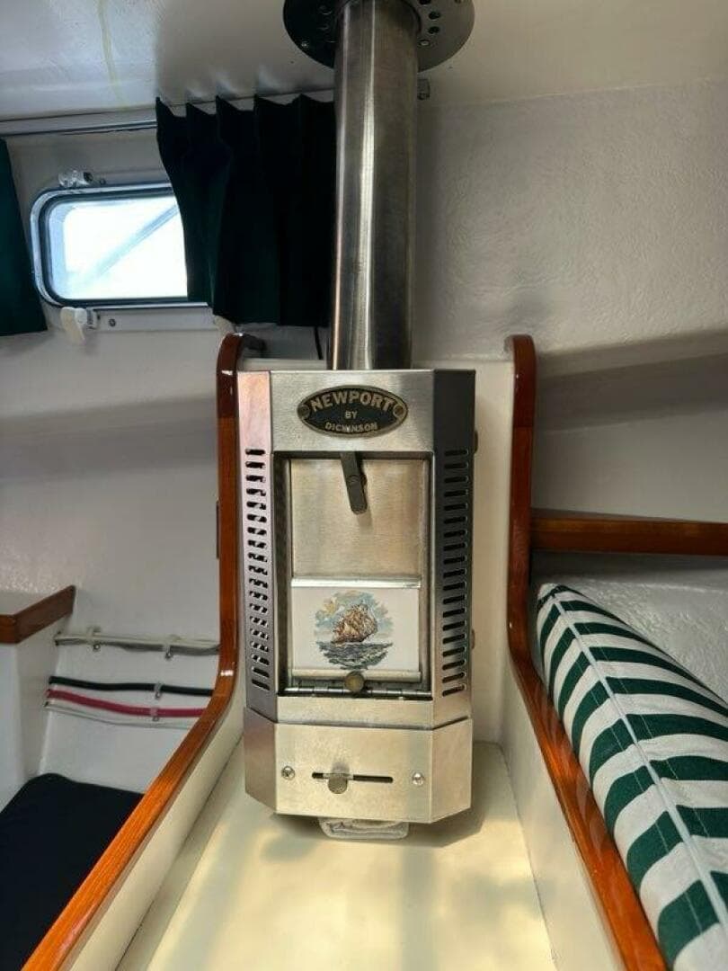 1987 Holland 32 — photo 31