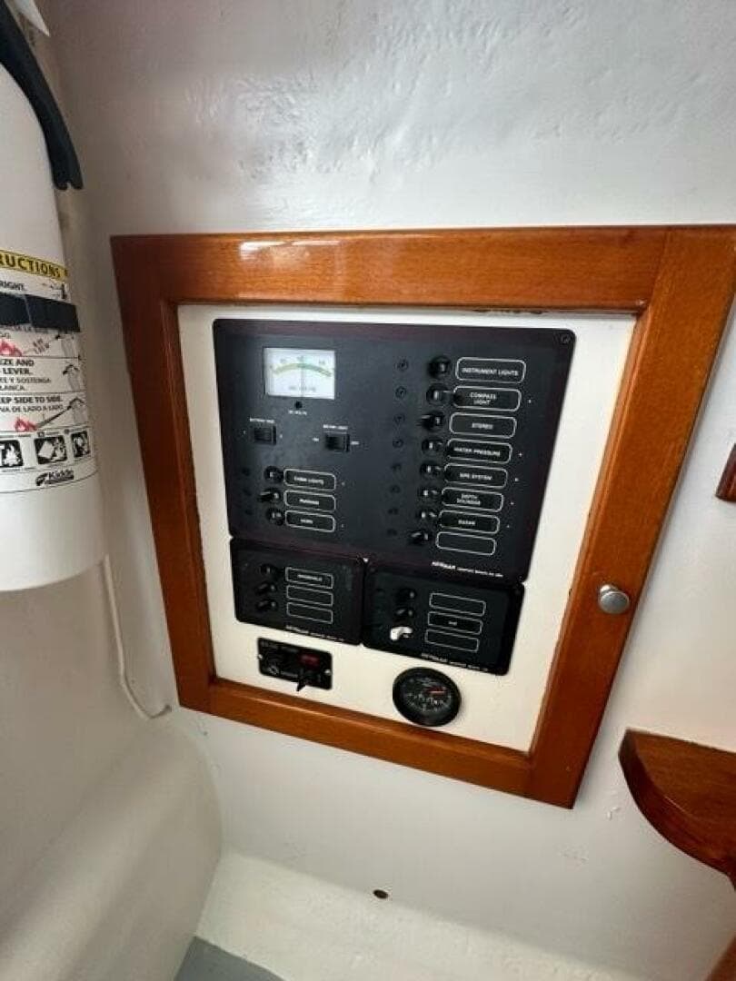 1987 Holland 32 — photo 36